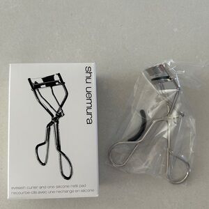 NIB Shu Uemera Iconic Eyelash Curler (also comes with one refill silicone pad)